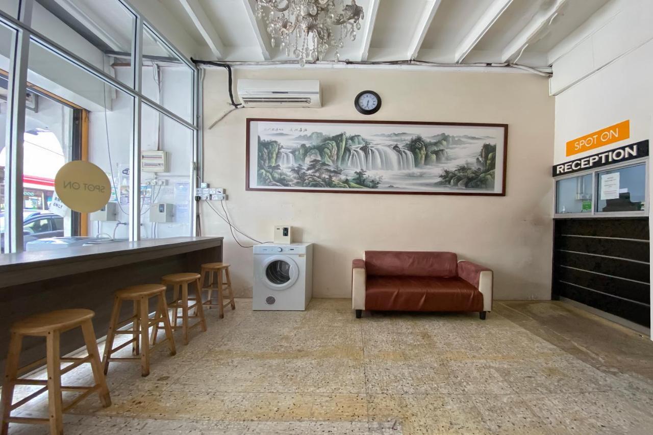 Spot On 89673 Good Friend Hotel George Town Esterno foto