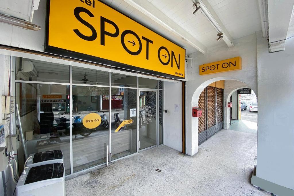 Spot On 89673 Good Friend Hotel George Town Esterno foto